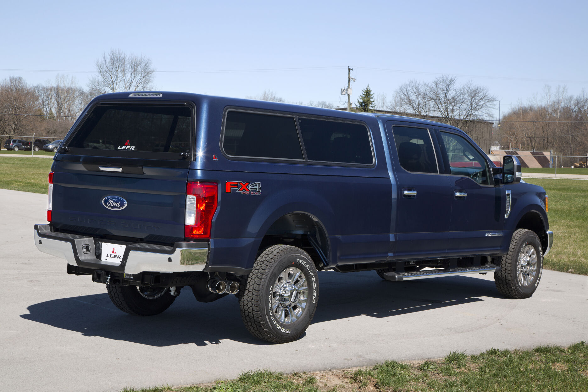 images_ePIM_original_Leer-100R-Ford-F350-2017-Blue-PS-3-4-Rear-Field_w1870_h1270_q80_t1742424956.avif
