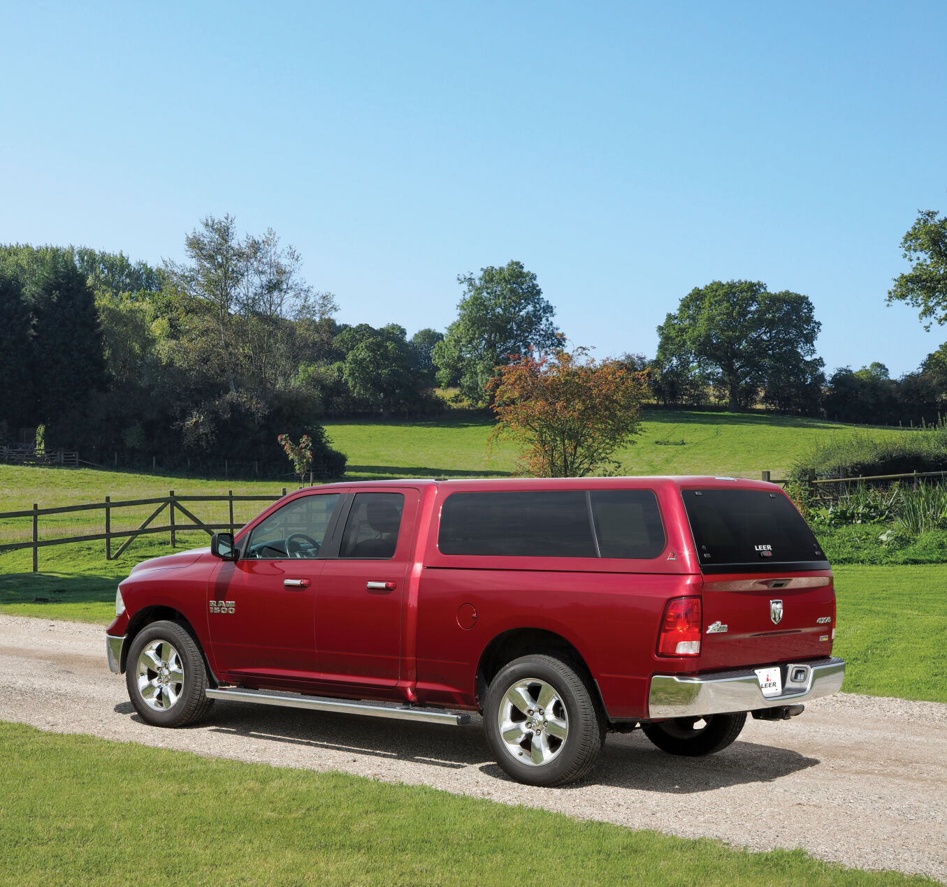 images_ePIM_original_LEER-100XL-RAM-2018-Red-Rear-DS-Country_w1870_h1270_q80_t1742424683.avif