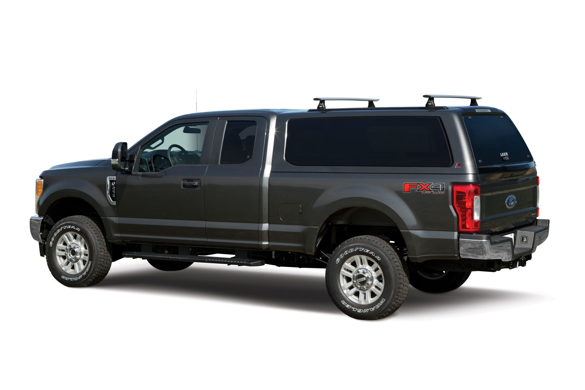 images_ePIM_original_Leer-100XQ-Thule-Ford-F250-2017-Grey-DS-3-4-Rear-OL_w1870_h1270_q80_t1742425663.avif