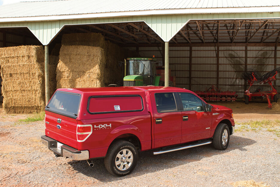 images_ePIM_original_Leer-100RCC-FO-F150-2016-PS-3-4-Rear-Hay_w935_h635_q80_t1742421418.avif