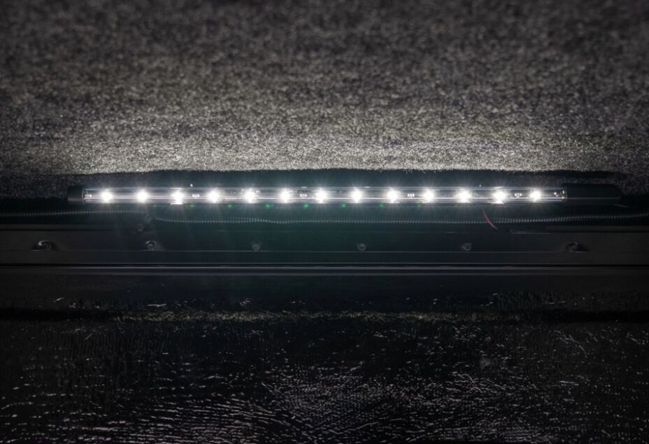 images_ePIM_original_leer-180CC-ford-maverick-truck-cap-lighting_w935_h635_q80_t1776093000.avif
